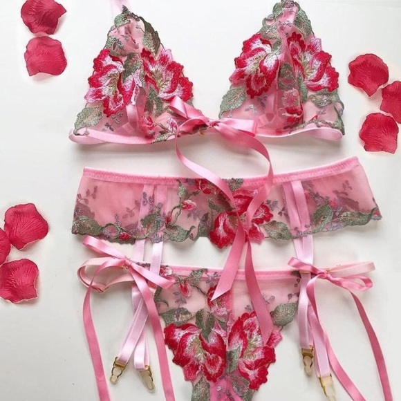 Artisan Other - NWT 3 piece Lace Lingerie Set Pink & Lilac Floral, Lace & Ribbon Sz Sm Med Lrg